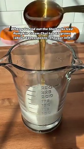 2-INGREDIENT HIGH PROTEIN BREAD 🍞 I had to give this a try and WOW! I am totally obsessed! This cottage cheese bread is light, fluffy, buttery (without the butter), and packed with protein! Whether you eat it by itself or as a sandwich, it will not disappoint! Thank you @lilsipper and @low.carb.love for sharing this awesome recipe! 💫 You’ll need: 1 cup powdered egg whites (do not use liquid egg whites) 1 cup water 1 cup cottage cheese (I used organic, whole milk) 1. Mix egg white powder with w