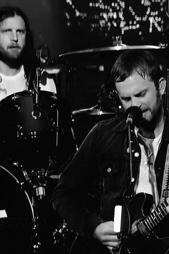 Kings Of Leon - Sex on Fire Music Video