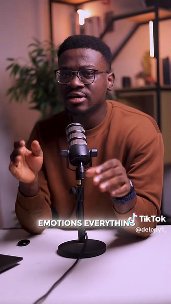 Top 4 Websites for Amazing Voice Overs