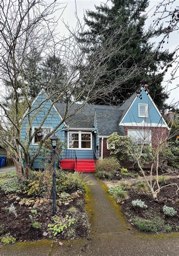 Another Rose City Park Tudor on the books 🏡 Homes are moving so fast lately I can hardly post them in time. I was honestly surprised this one went pending at that price… but when someone falls in love with a house, the math starts mathing differently. Not my listing, but I can help you buy your next home 🫶 📍Portland, OR 97213 💵 Listed at $769,500 🛌 4 Bedrooms 🛁 2 Bathrooms 📐 3,002 Sq Ft Built 1938 🏫 Rose City Park Elem (9/10) | Roseway Heights MS (6/10) | Leodis V. McDaniel HS (4/10) 🧾 