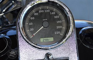 How to set How to set the clock on a Harley-Davidson - Gone Touring