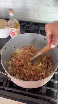 Whole30 Zuppa Toscana Ingredients • 1 lb Italian sausage (Whole30-compliant) • 1 lb Yukon gold or