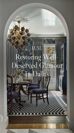 When a 1920s residence in a historic Dallas neighborhood came on the market, one family knew it was time to move. This particular house had been stripped of many of its original features in prior renovations, but that didn’t deter the couple, who brought in Eddie Maestri to tackle the refresh. “You have to appreciate that a house built in the 1920s also went through the ’50s, ’60s and so on, and we want to add those elements in as well," Maestri notes of his method. ⁠ ⁠ From crown molding to cei