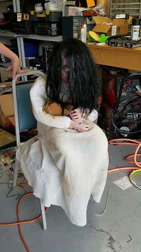 Lunging lily holloween rebuild