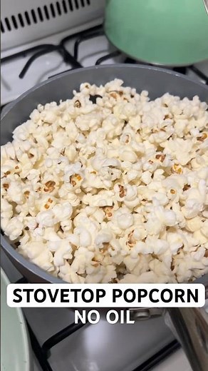 How to Make Stovetop Popcorn with No Oil, No Water #shorts #easysnacks