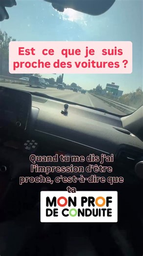 Bien comprendre la distance de sécurité avec les véhicules devant nous, selon le code de la route, ici le moniteur auto école prend exemple avec un objet Fixe, et le but c’est d’avoir au moins deux secondes d’écart entre les deux véhicules ; en arrivant à proximité du même objet Fixe, #monprofdeconduite #permis | Mon Prof de Conduite