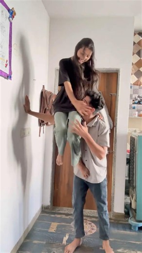 We Tried Viral Couple Pose Challenge 🤣❤️