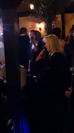 Čeznem za tobom, dušo moja, Treba mi ljubav tvoja, Treba mi nežni dodir tvoj, Jedini, najdraži moj... ❤️ | Vesna Zmijanac