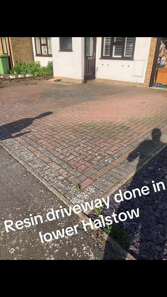 Team work makes the dream work👌this stunning resin driveway was completed by ourselves and Lower halstow. We prepared the 60m2 driveway, ready for to lay a black resin border, and a white resin centre. The photos speak for themselves 😍🔥 There is plenty of time to get the perfect garden make over ready to enjoy bbqs with friends and family, or maybe you want the ultimate kerb appeal with a new drive 😊 Get in touch today for a free no obligation quote. Call 07880362694 or find us on facebook/i
