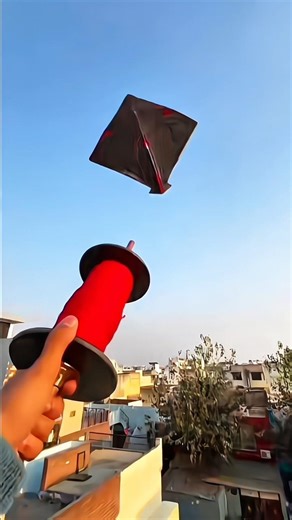 Kite Flying 😱🔥 #kiteflying #kiteground #viralvideo #shorts #bigkite #kites #viral