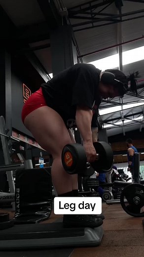 Rutina completa en mi canal de YouTube amazona bodybuilder sin filtros 💪🏻💪🏻💪🏻💪🏻💪🏻#leg #legday #legdayworkout #legdaymotivation #workin #bodyfitness #bodytransformation #offseason
