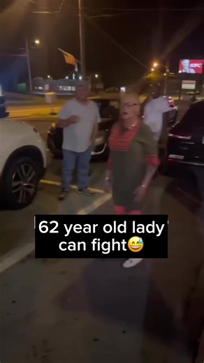 Old lady gets busy #mma #boxing #ufc | old lady