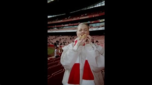 Heineken TV Spot, 'Pub Delivery'