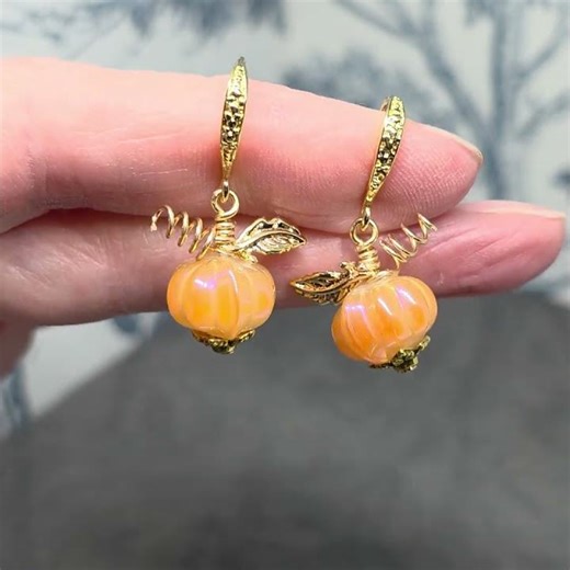Handmade Pumpkin Earrings vickiesvintagedesign.com vickiesvintagedesign.etsy.com