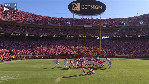 Harrison Butker Makes a 28-yard Field Goal vs. Indianapolis Colts