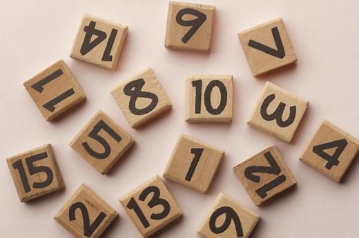 数字の英語表記一覧│0〜999、1000以上の大きい数字、ローマ数字の書き方・読み方・覚え方をチェック！ | Hugkum（はぐくむ）