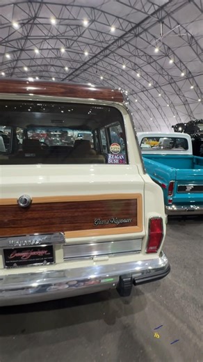 That custom 4x4 Jeep is absolutely insane #restoration #worth