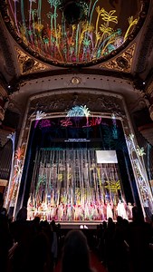 Uma gran ópera brasileira! A partir de 15/2, a ópera Il Guarany - O Guarani, de Carlos Gomes, retorna ao Theatro Municipal de São Paulo, com concepção geral de Ailton Krenak, direção cênica de Cibele Forjaz e direção musical de Roberto Minczuk. O espetáculo une a Orquestra Sinfônica Municipal, Coro Lírico Municipal e a Orquestra e Coro Guarani do Jaraguá KYRE’Y KUERY. O Guarani foi a primeira ópera brasileira a atingir reconhecimento internacional e uma das poucas a permanecer no repertório canô