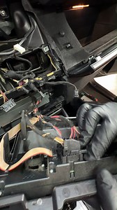 Instalación de Pantalla en tu BMW X5: ¡Conéctate al Futuro! 📱🚙 Actualiza tu BMW X5 con una pantalla moderna y disfruta de navegación, multimedia y una experiencia de conducción más conectada. 📲 WhatsApp: 615 78 48 57 ☎️ Teléfono: 917 105 070 📧 Correo: info@madridaudio.com #PantallaBMWX5 #ConducciónConectada #TecnologíaBMW #MadridAudio | madrid audio