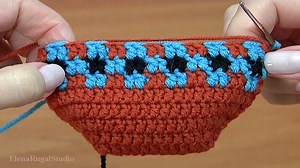 598K views · 10K reactions | At a basic level, mosaic crochet creates interesting color patterns by working different colors of yarn down into previous rows to create a color pattern. | Crochet Elenarugalstudio | Facebook