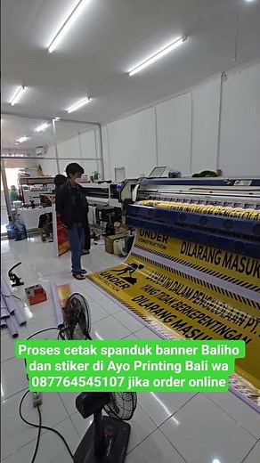 Proses cetak spanduk banner Baliho dan stiker di Ayo Printing Bali wa 087764545107 jika order online