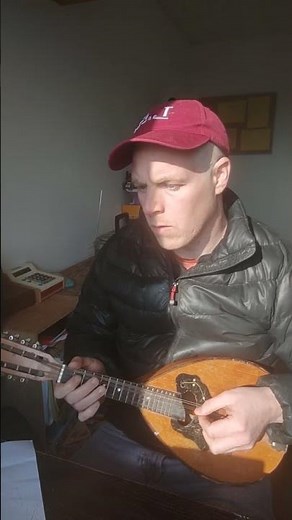 Hal Leonard Mandolin Method Book 1 - Angeline the Baker