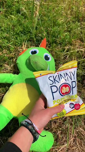 How to make your own diy squishy!! 🎨🌟🍭#diy #papercraft #papersquishy #howto #crafts #easydiy #diyfidget #fidgettoys #fidgettoy #squishy #diysquishy #toys #doityourself #slime #fidgetcrafty #creator #famous #easycrafts #creative #kids #kidfriendly #fun #spring #whattodo #whattodowhenbored #chips #stuffing #doll #makeyourown #athomecrafts #diypapersquishies #easthetic #cute #satisfying #outdoors