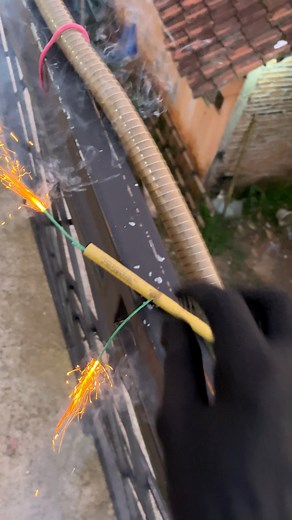 167K views · 326 reactions | Rocket Firecracker VS Water Hose. 2 Rocket #fireworks #rocket #experinent #crakers #ReelsFB #FYPFacebook #ViralReels #ExplorePage #SafeScience #FireworkSafety #fireworksexperiment | Fix Aby | Facebook