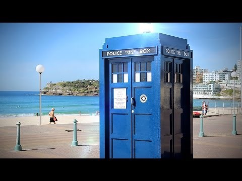 LEGO TARDIS Time-Lapse | Doctor Who