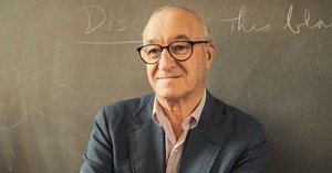 Estudiantes del curso Fundamentos de Psicología le rinden homenaje a Albert Bandura | Uniandes