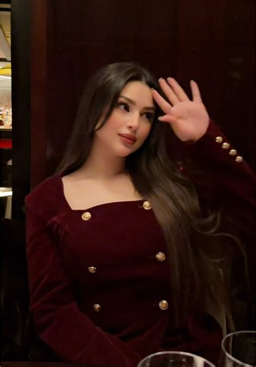 عشاء تحت المطر في لندن 🇬🇧😌👑 #london #رحمه_بسام #جيش_رحمه #fyp | london city