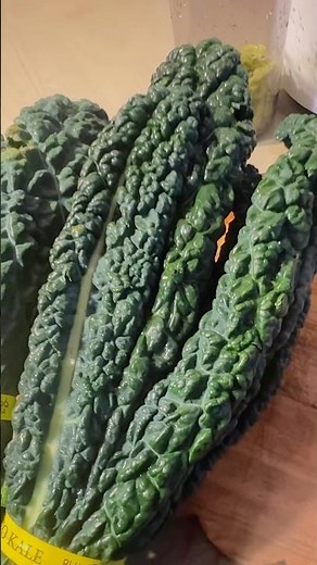 🦖🥬 Dinosaur Kale Green Juice Recipe #greenjuice #recipe