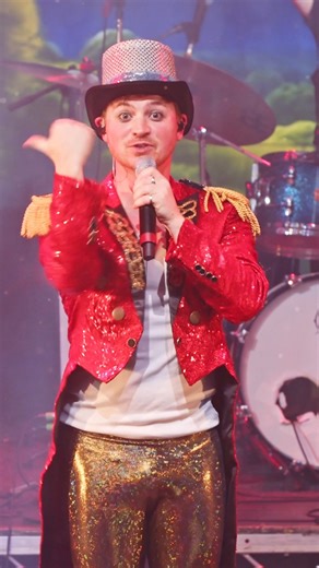 The Ultimate Musical Theatre Experience 🎭 Direct from the West End! Sing along to hits from Mamma Mia, Les Misérables, Phantom of the Opera, Rocky Horror and more! 🎶 A sensational live band, incredible West End performers and a giant sing-along screen – this is the must-see show of 2025! ⭐️⭐️⭐️⭐️⭐️ 📆 Fri 21 November 2025 | The Beck Theatre