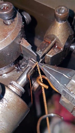 gold chain #gold #howtomakechocolateathome #goldaccessories #art