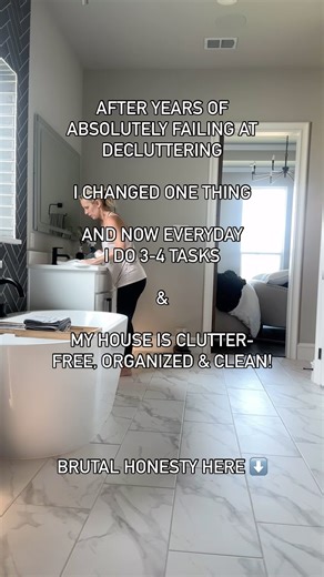 🏠 After years of struggling to declutter my home, I finally cracked the code to a clutter-free, organized, and clean house—consistently. Let me be brutally honest about how this transformation happened. 🚫 There’s no quick fix to decluttering and organizing. I used to run wild, cleaning bits here and there, feeling overwhelmed every day. Weekends were spent in a frenzy, yet my home never felt truly clean. 💡 Then, I got serious. I sat down and mapped out exactly what needed to be done daily to 