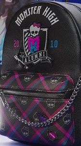 10K views · 287 reactions | LAST WEEKEND Go ahead and secure that bag with your Hot Cash. https://hottopic.me/3CDRuhZ | Hot Topic | Facebook