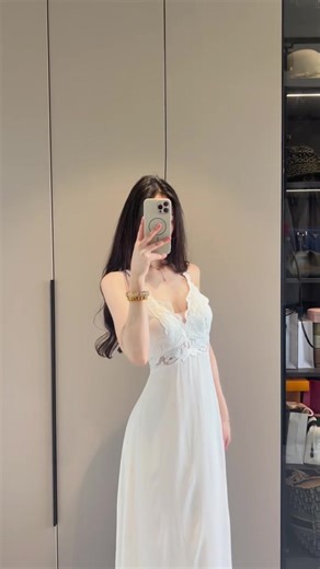 Tớ muốn trở thành dáng vẻ mà tớ thích chứ không phải là dáng vẻ mà bất kỳ ai hy vọng. Tớ sẽ vĩnh viễn duy trì sự kiêu ngạo và đam mê của mình, giữ gìn sự hồn nhiên và lương thiện vốn có. Tớ sẽ chỉ sống vì sự vui vẻ của riêng tớ, với những người không thích tớ hay có thành kiến với tớ, tớ sẽ chẳng quan tâm. #vlog