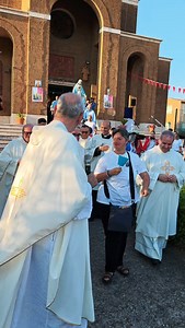 Cardinale Pietro Parolin, una promessa mantenuta... che illumina Sua Eminenza ha rispettato quello che aveva detto al parroco di Civita Castellana don Ampelio Santagiuliana, suo ex compagno di seminario https://www.viterbonews24.it/news/il-cardinale-pietro-parolin,-una-promessa-mantenuta...-che-illumina_147748.htm | ViterboNews 24