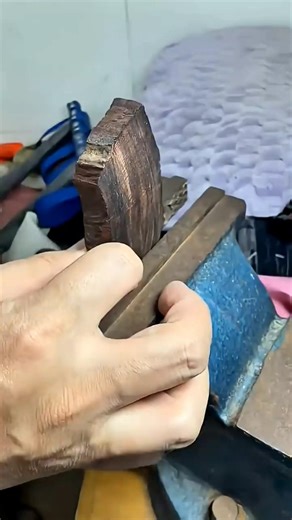 Hand Saw Wood Cutting 🔥 Secure Vise Setup for Clean Cuts