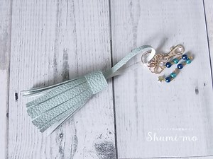 100均のフェイクレザーで革タッセルの作り方 - SHUMI-MOmagazine