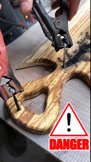 Fractal burning a charcuterie board⚠️🔥 #MotivationMonday #burnitup #electric #makersgonnamake #buildsomething #process #fyp #4u