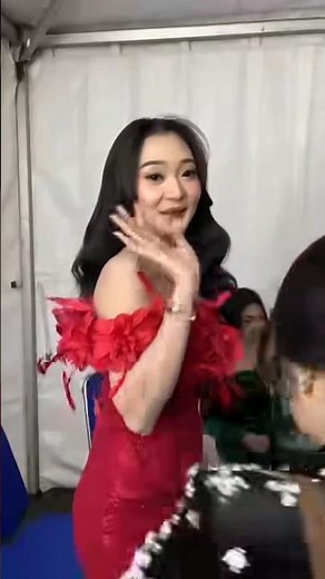 Para Srikandi Adella berlari cz sudah mau all artis #difarinaindra #zamifproduction #omadellaterbaru
