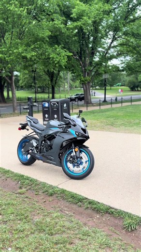 Kawasaki ZX6R: What Is That Thing?