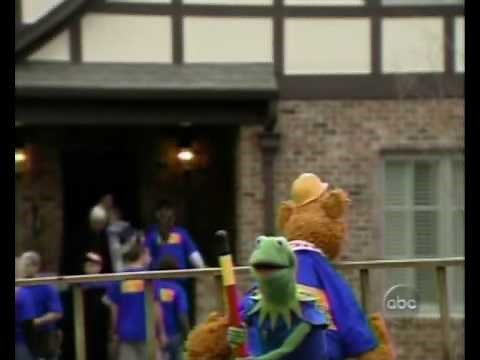 The Muppets appear on Extreme Makeover: Home Edition