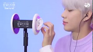 집중하는 사부작즈가 귀여워서 219번, 솔솔 밀려오는 잠에 201번 놀라는 ASMR💚 (5:13) Sticker 소리에 또잉이 아 깜짝이야😆 #팅글인터뷰 | NCT 127 도영&정우 편 Full Ver. ▶facebook.com/MnetM2/videos/562289634983932 | M2 - 엠투