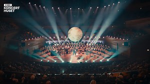 Have you heard our new album yet? 😃 Here's the first of several videos from the concert at DR Koncerthuset from a couple of weeks ago. This is "Jeg har fanget mig en myg" which is an old Hungarian folk tune with a Danish text about catching mosquitos and filling a whole barrel with their body fat. Yeah, it's a pretty weird text. But fun to sing and play!😁 We're so happy to collaborate with the amazing DR Korskolen! Check out the whole album here: https://bornekoret.lnk.to/langt #drbørnekoret #