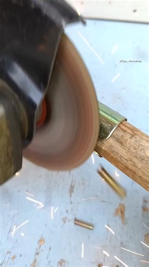 1.7K views | The Best Technique for Making a Rake Handle So It Will Never Fall Over. Useful diy tools ideas. Woodworking ideas and projects. Woodworking tips and tricks #shorts​ #diy​ #woodworking​ #tips​ #tricks​ #tools​ #skills​ #howto | Tips WorkShop | Facebook