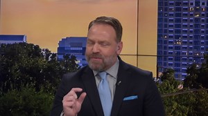 Over 1,000 Starbucks baristas protest against new dress code