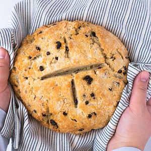 This is my Grandmother's Irish Soda Bread recipe that I've adapted to be gluten free. There's even a dairy free vegan option! It's great warm right out of the oven, at room temperature, and toasted for breakfast the next day! GET THE FULL RECIPE: https://www.whattheforkfoodblog.com/2016/03/13/gluten-free-irish-soda-bread/ | What The Fork Food Blog
