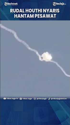 HOUTHI MISSILE NEARLY HIT PLANE NEAR BEN GURION AIRPORT, ISRAELI RESIDENTS PANIC #Shorts